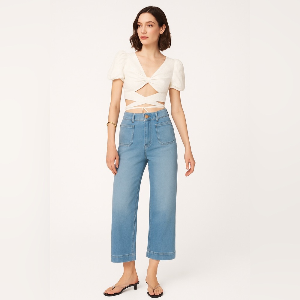 ASTR The Label Nuria Wrap Cropped Top in White Womens M
